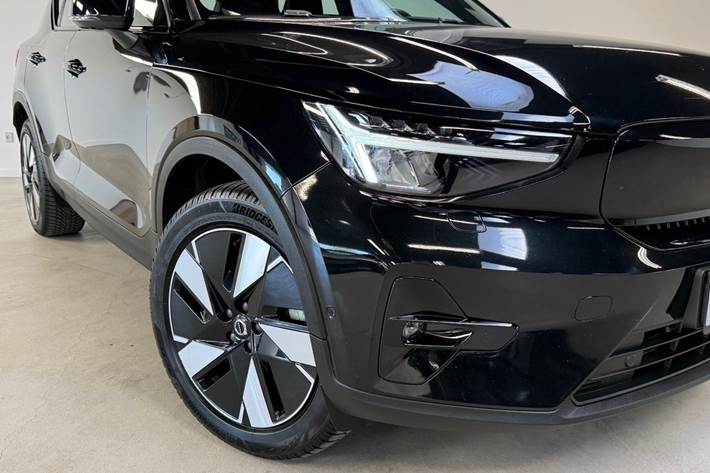 Sort Volvo XC40 fra 2024