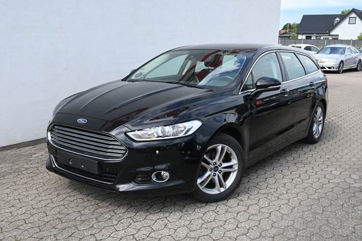 Sort Ford Mondeo fra 2018