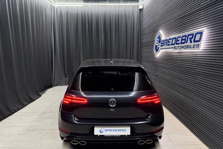Sort VW Golf VII fra 2018