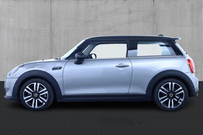 Sølv Mini Cooper SE fra 2022