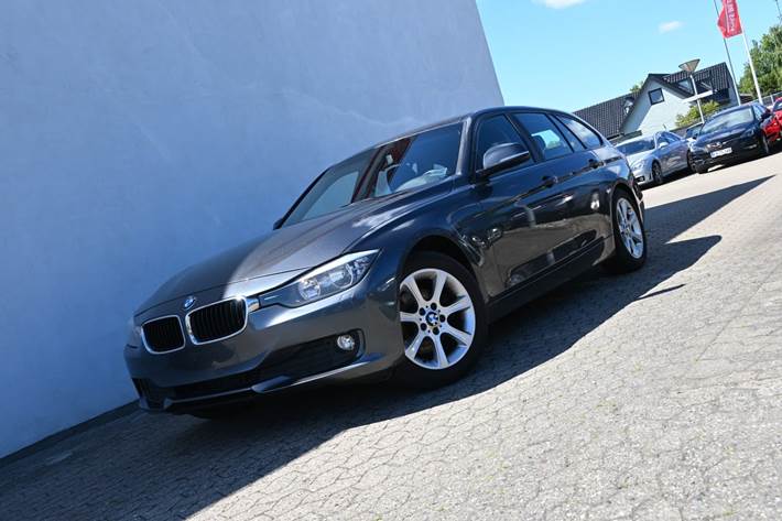 Grå BMW 320d fra 2014