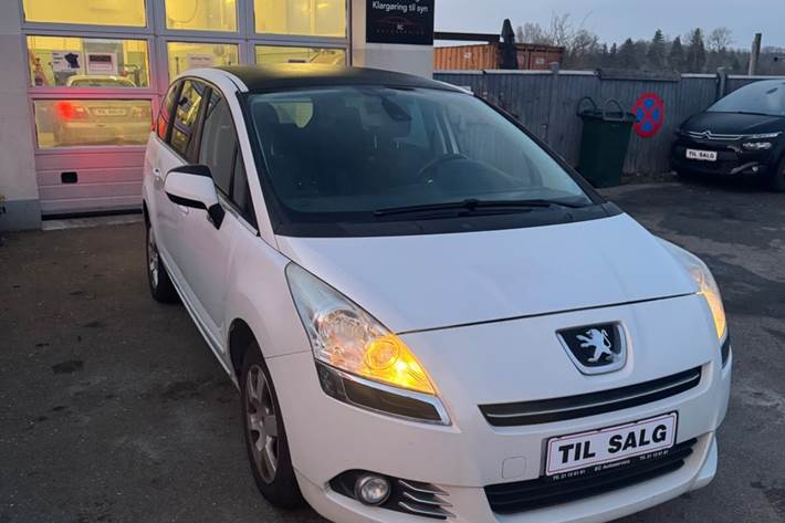 Hvid Peugeot 5008 fra 2011