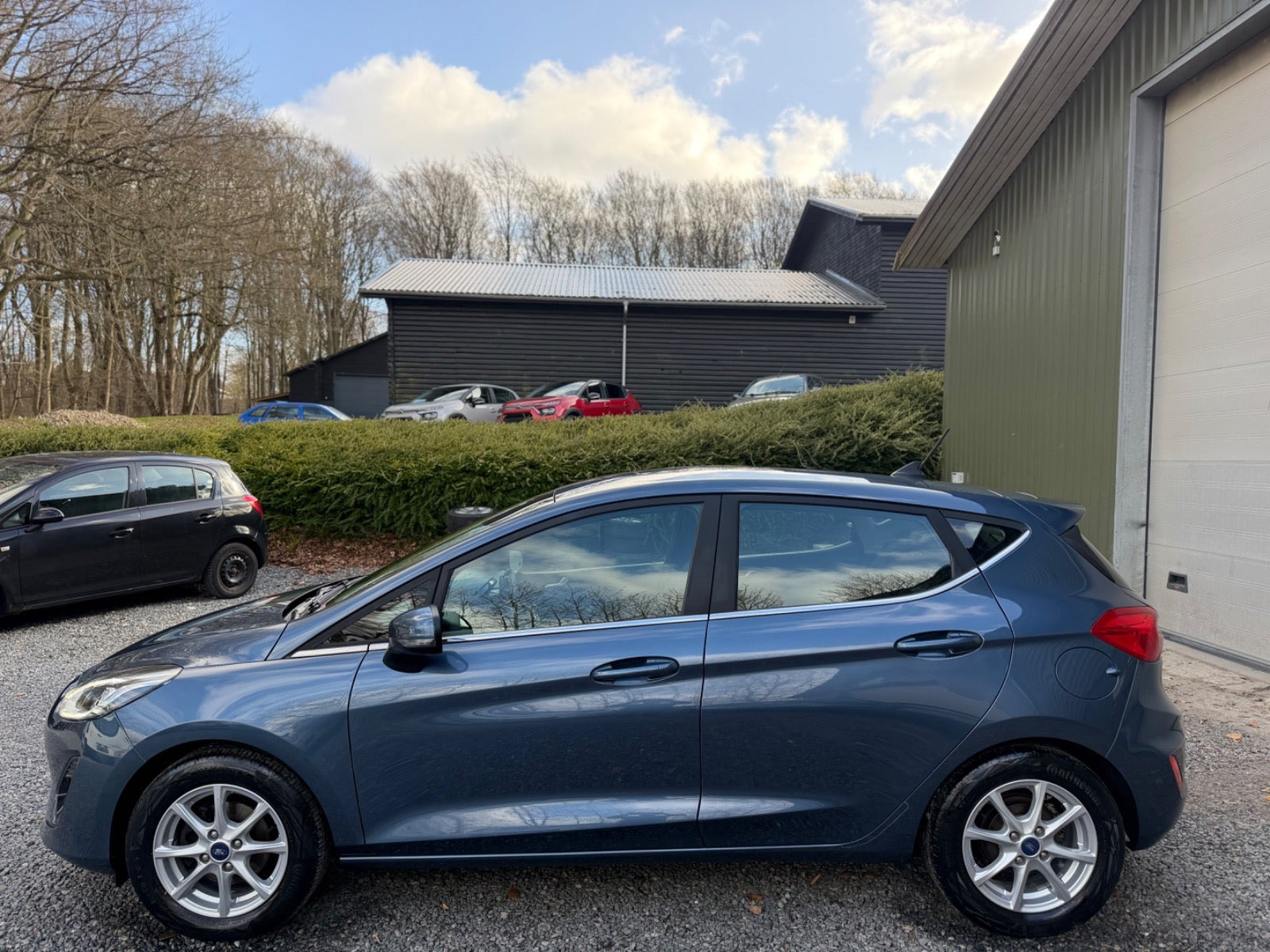 Blå Ford Fiesta fra 2021