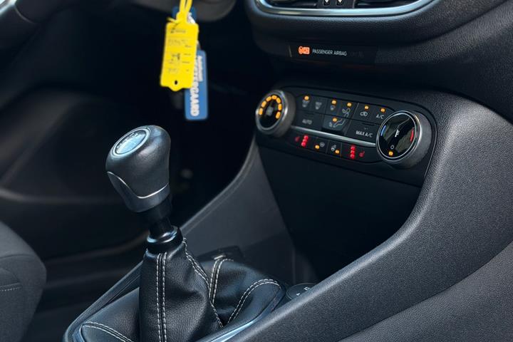 Blå Ford Fiesta fra 2021