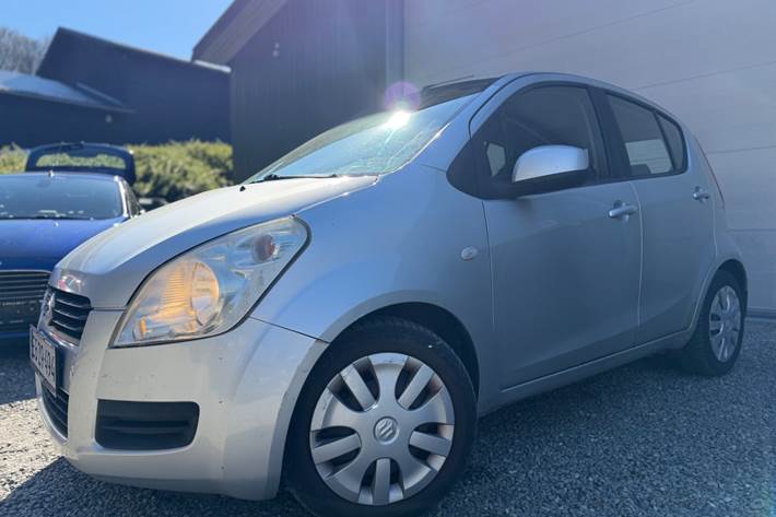 Grå Suzuki Splash fra 2008