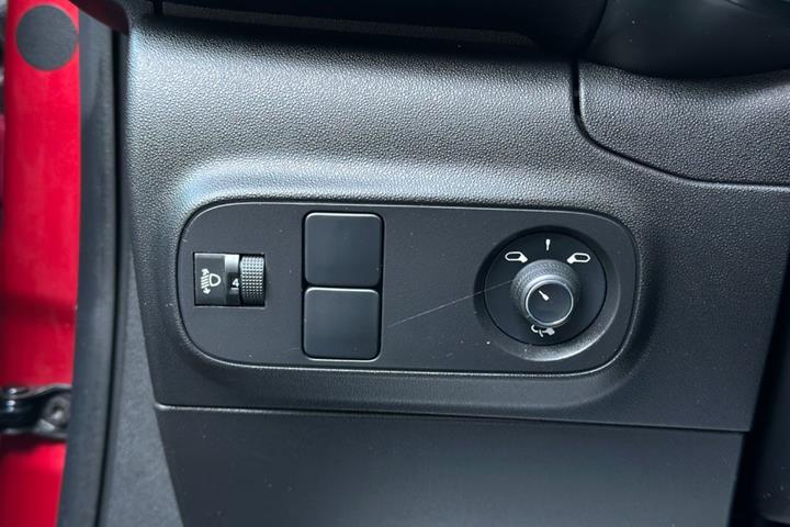 Rød Citroën C3 fra 2020