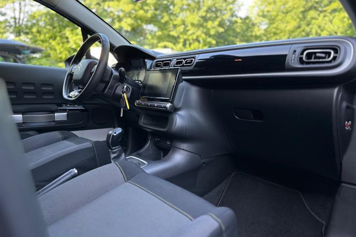 Rød Citroën C3 fra 2020