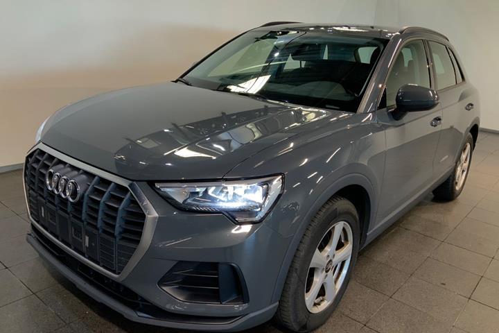Grå Audi Q3 fra 2020 set udefra