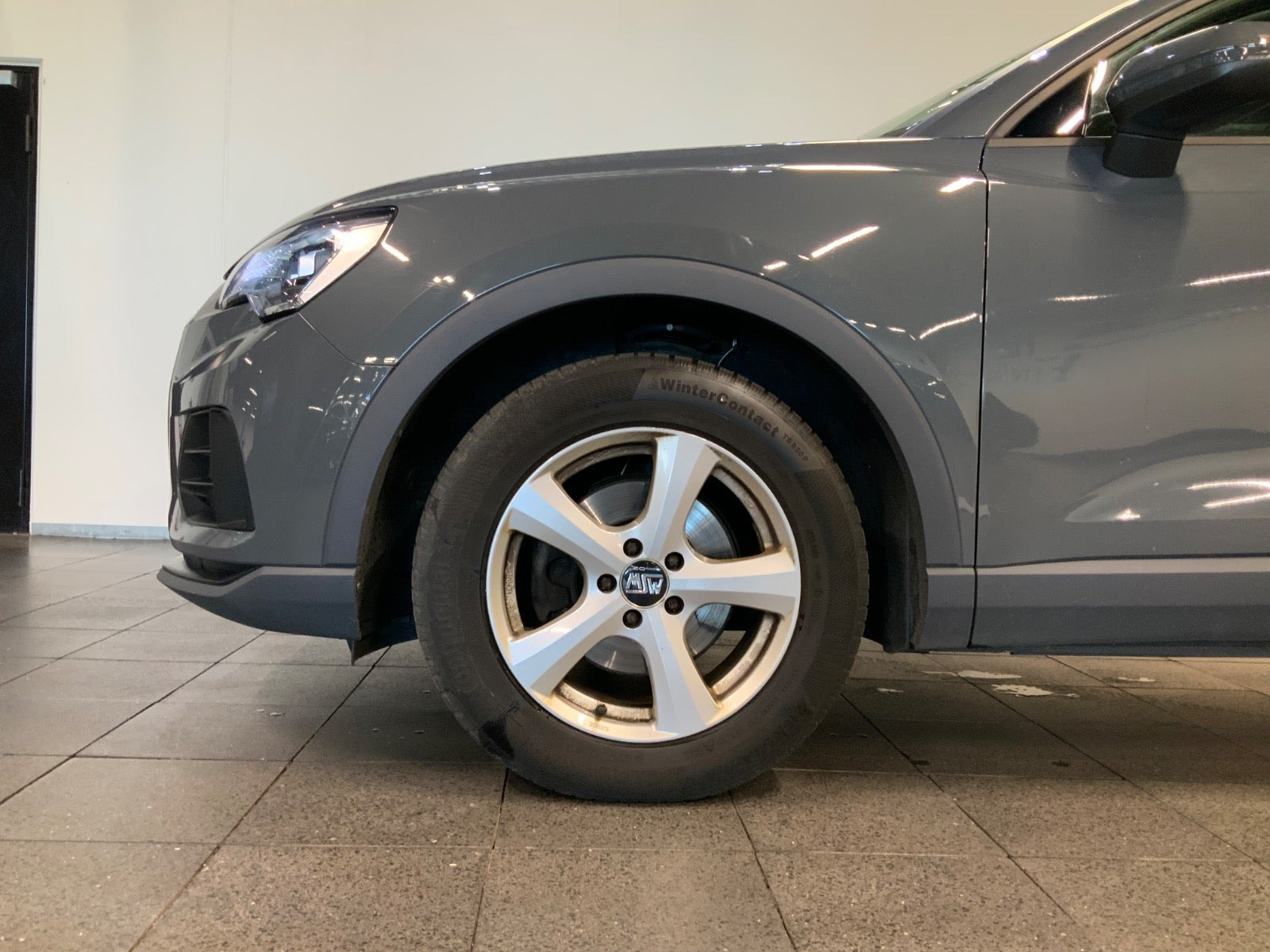 Grå Audi Q3 fra 2020