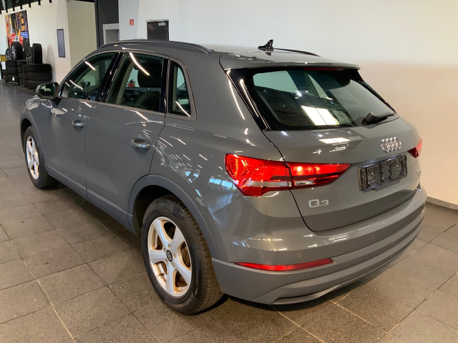 Grå Audi Q3 fra 2020