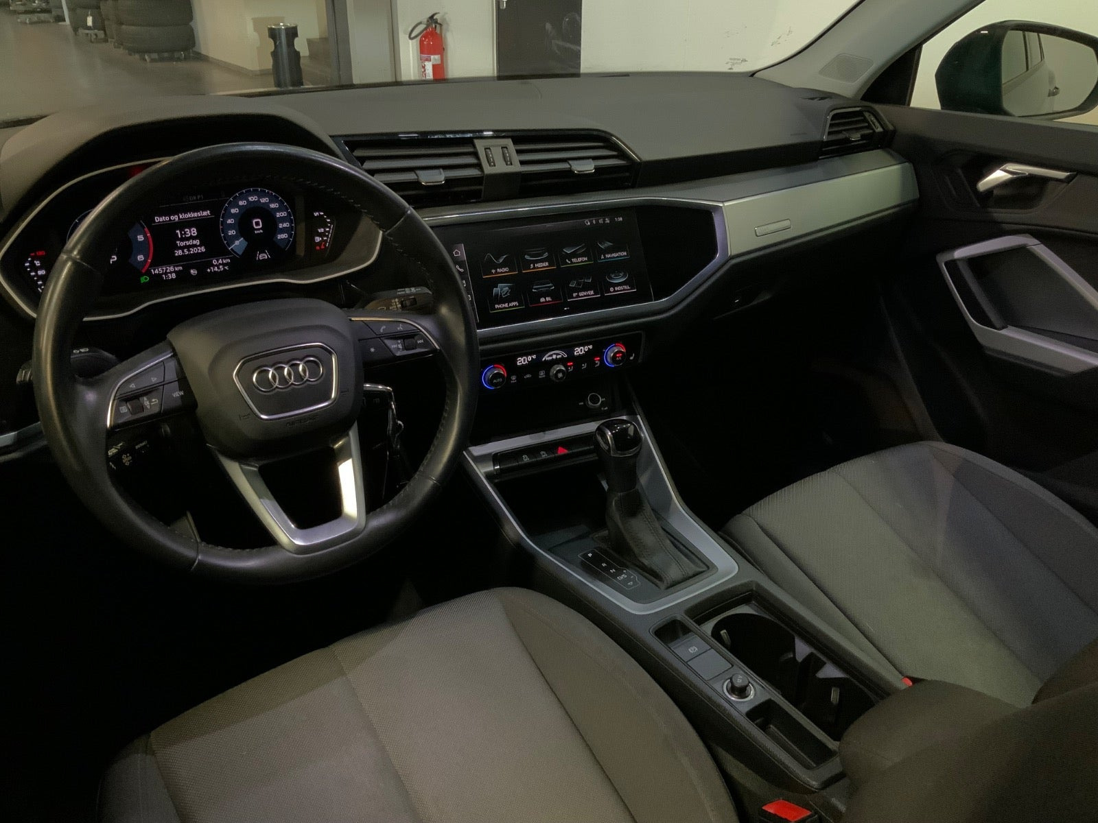 Grå Audi Q3 fra 2020