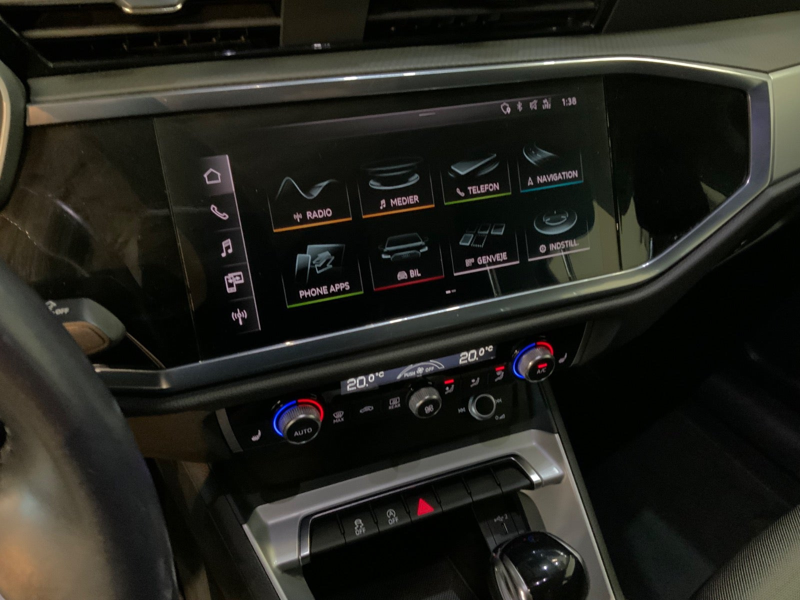 Grå Audi Q3 fra 2020