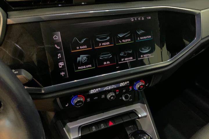 Grå Audi Q3 fra 2020