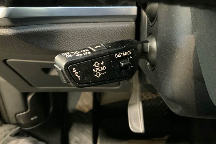 Grå Audi Q3 fra 2020