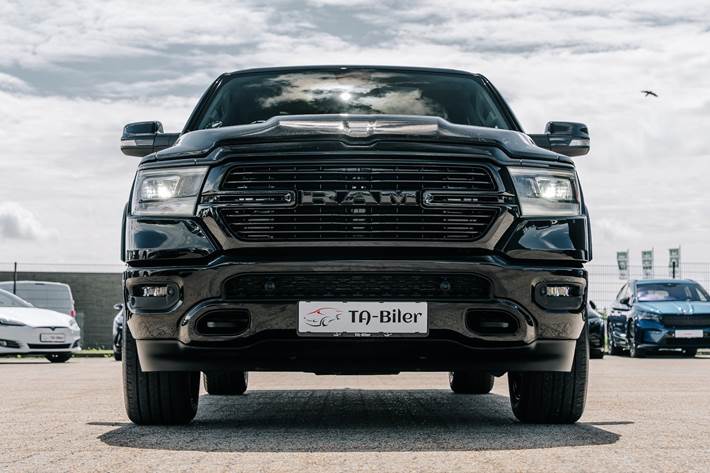 Sort Dodge RAM 1500 fra 2019