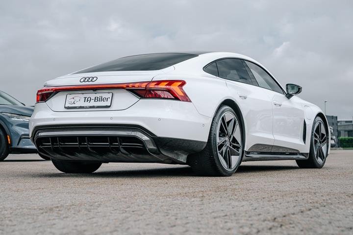 Hvid Audi RS e-tron GT fra 2022