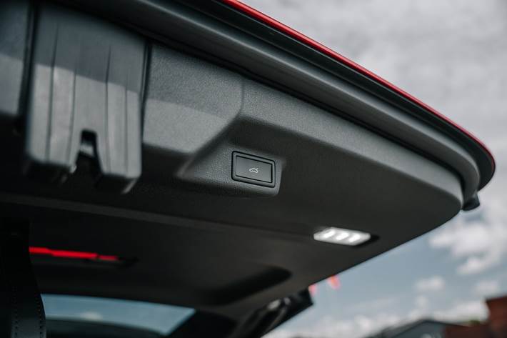 Rød VW ID.Buzz fra 2025