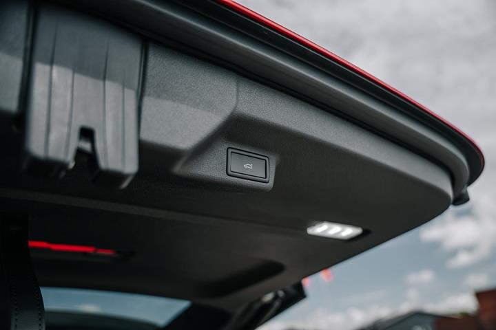 Rød VW ID.Buzz fra 2025