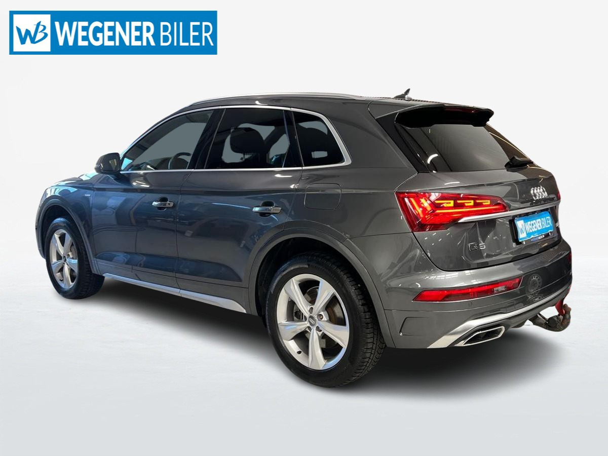 Grå Audi Q5 fra 2023