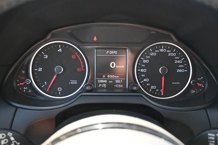 Grå Audi Q5 fra 2015