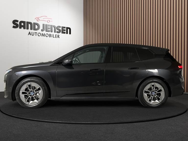 BMW iX xDrive40 Fully Charged