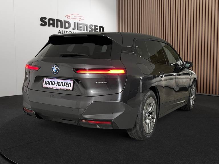 BMW iX xDrive40 Fully Charged