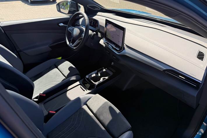 Blå VW ID.4 fra 2025