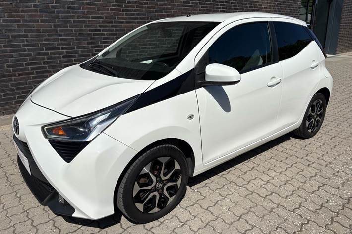 Hvid Toyota Aygo fra 2021