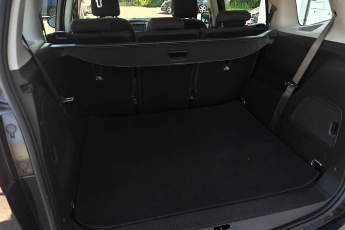 Blå Opel Zafira fra 2018
