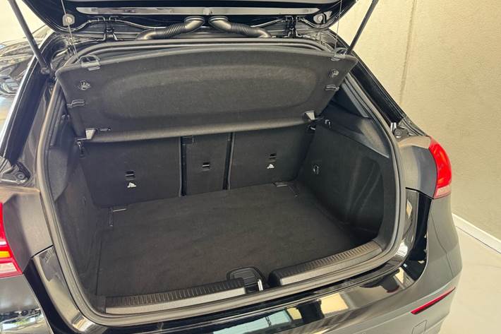 Sort Mercedes A200 d fra 2020
