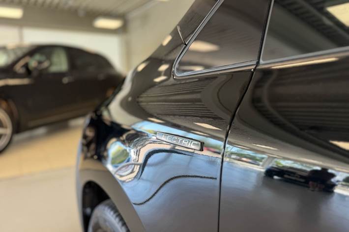 Sort Mercedes eCitan fra 2024