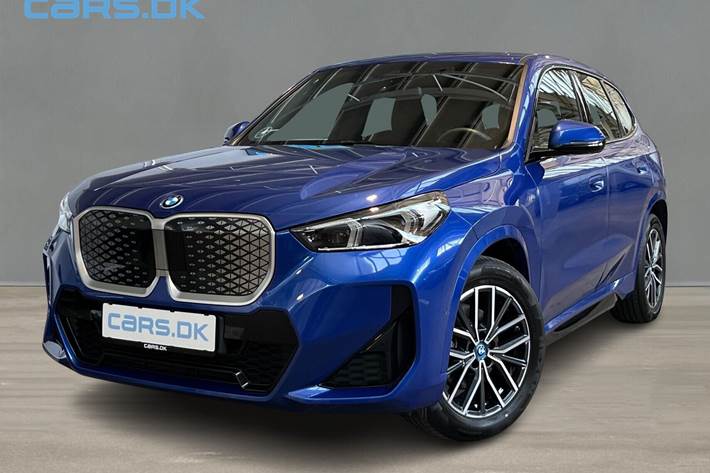 Blå BMW iX1 fra 2024
