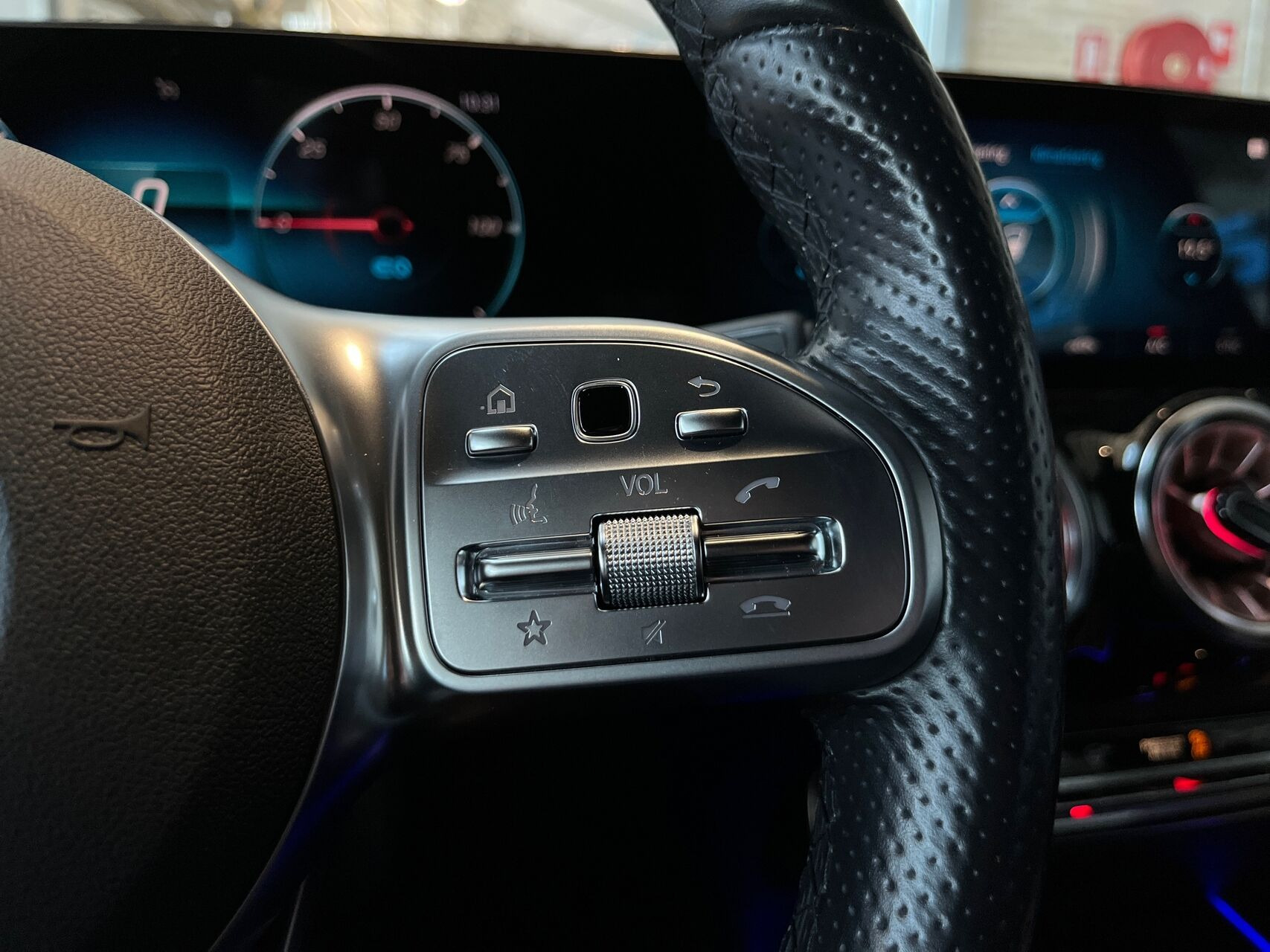 Sort Mercedes EQA 250 fra 2021