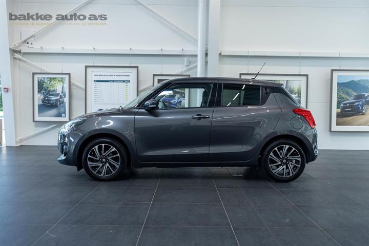 Grå Suzuki Swift fra 2023