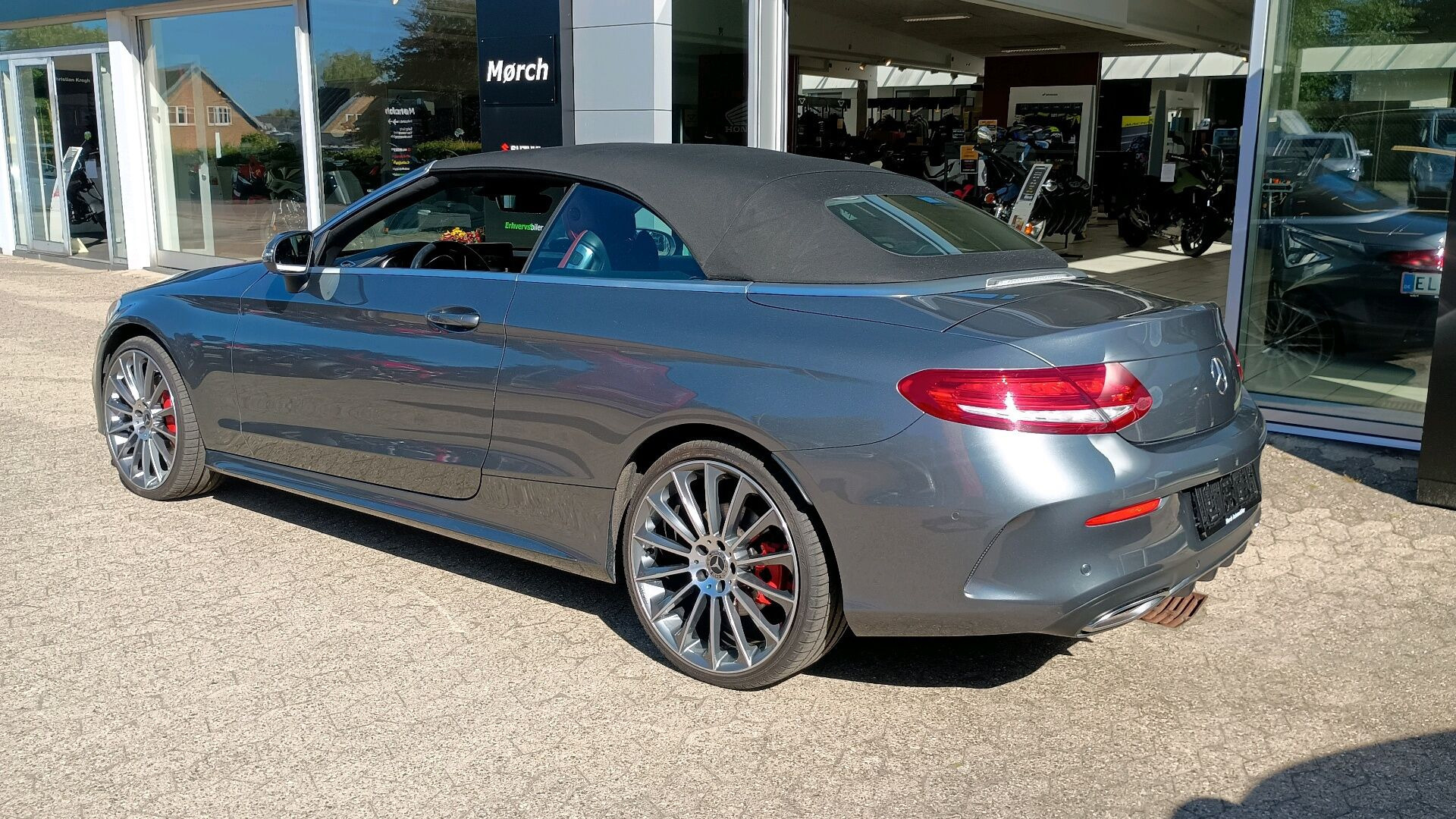 Grå Mercedes C250 fra 2017