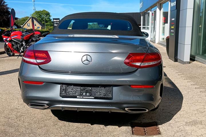 Grå Mercedes C250 fra 2017