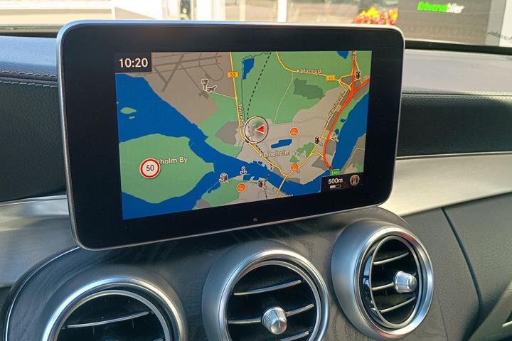 Grå Mercedes C250 fra 2017