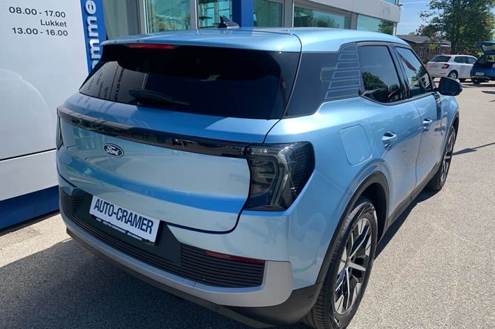 Blå Ford Explorer fra 2025