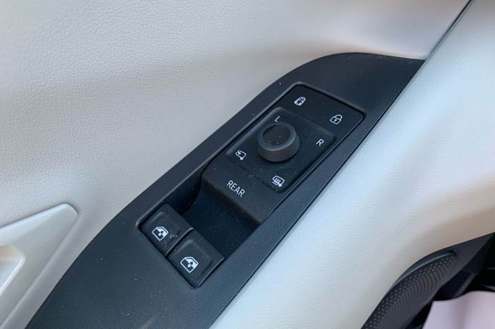 Blå Ford Explorer fra 2025