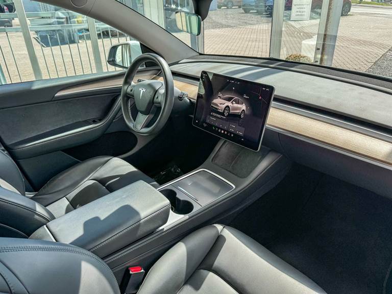 Tesla Model Y EL Long Range AWD 514HK 5d Aut.
