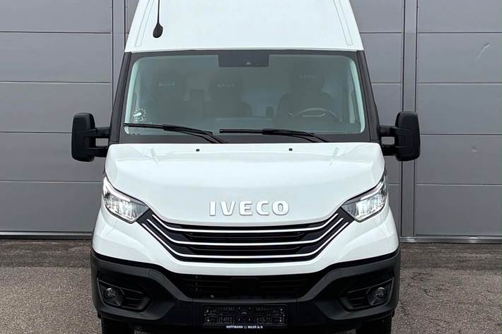 Hvid Iveco Daily fra 2023