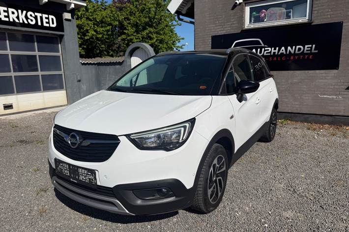 Hvid Opel Crossland X fra 2019 set udefra