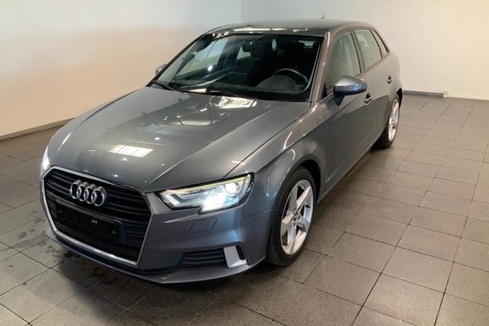 Grå Audi A3 fra 2017