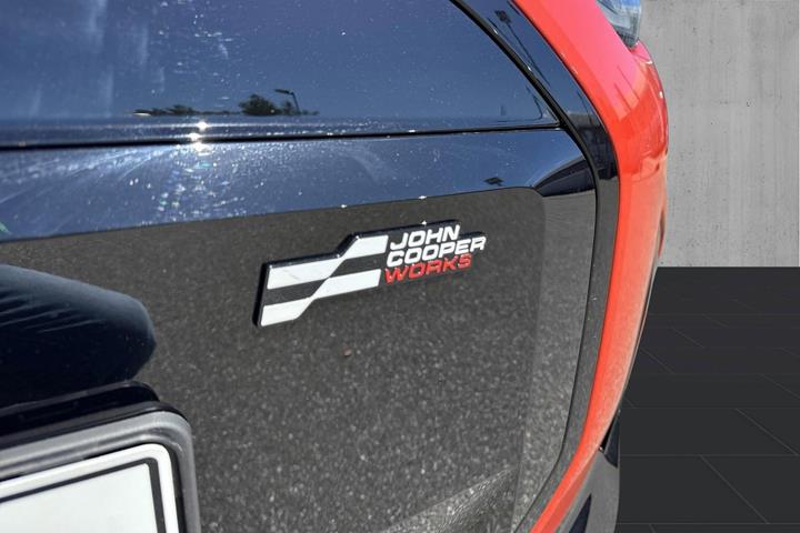 Rød Mini Aceman SE fra 2025