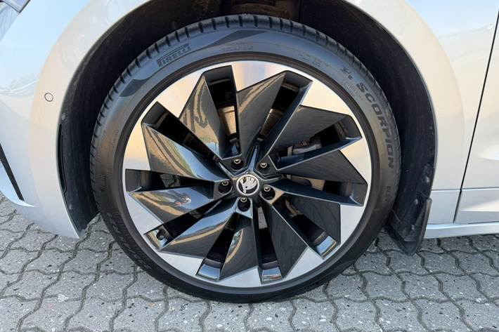 Sølv Skoda Enyaq fra 2022