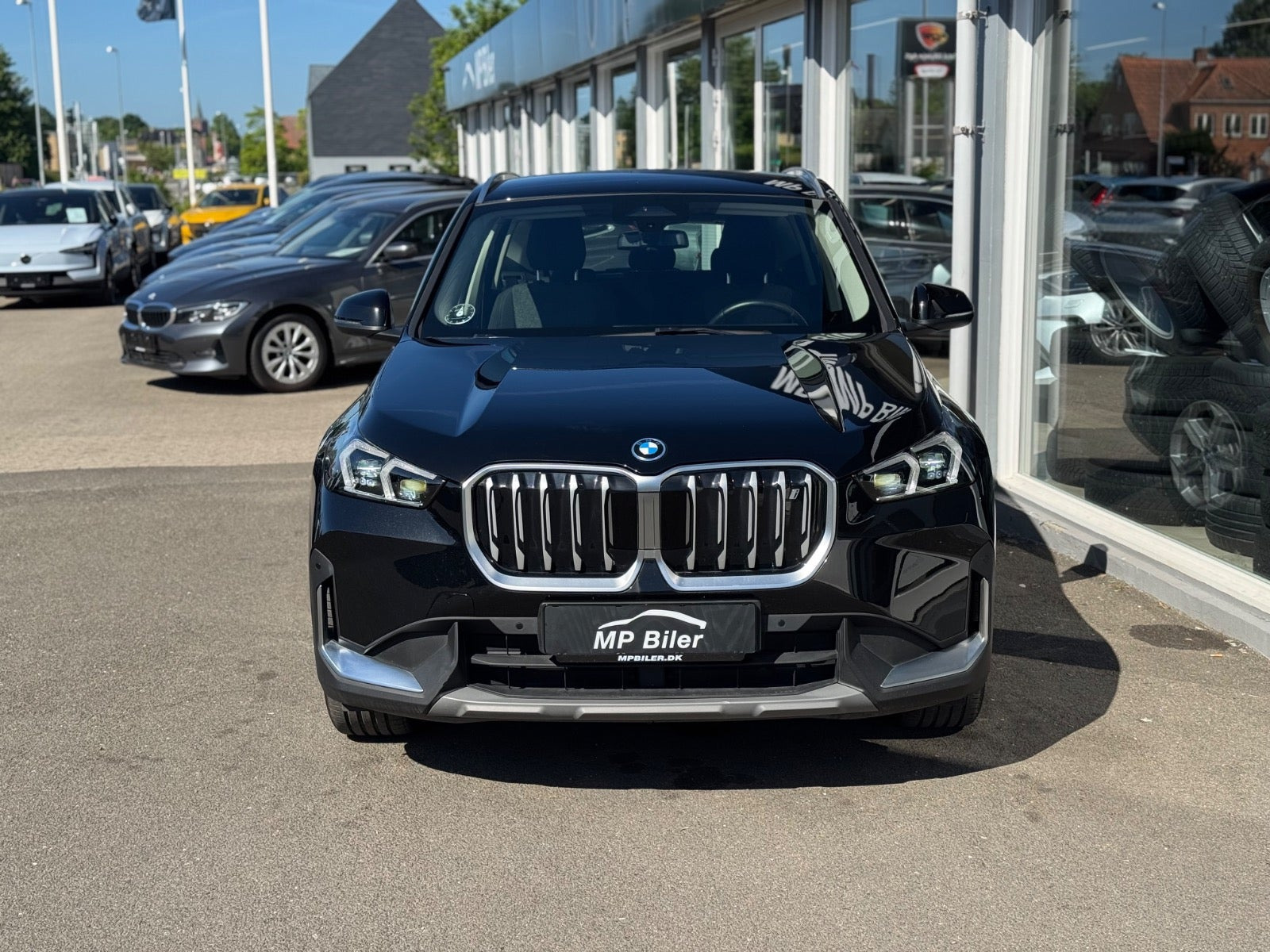 Sort BMW iX1 fra 2023