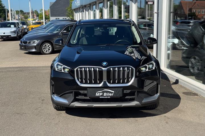 Sort BMW iX1 fra 2023