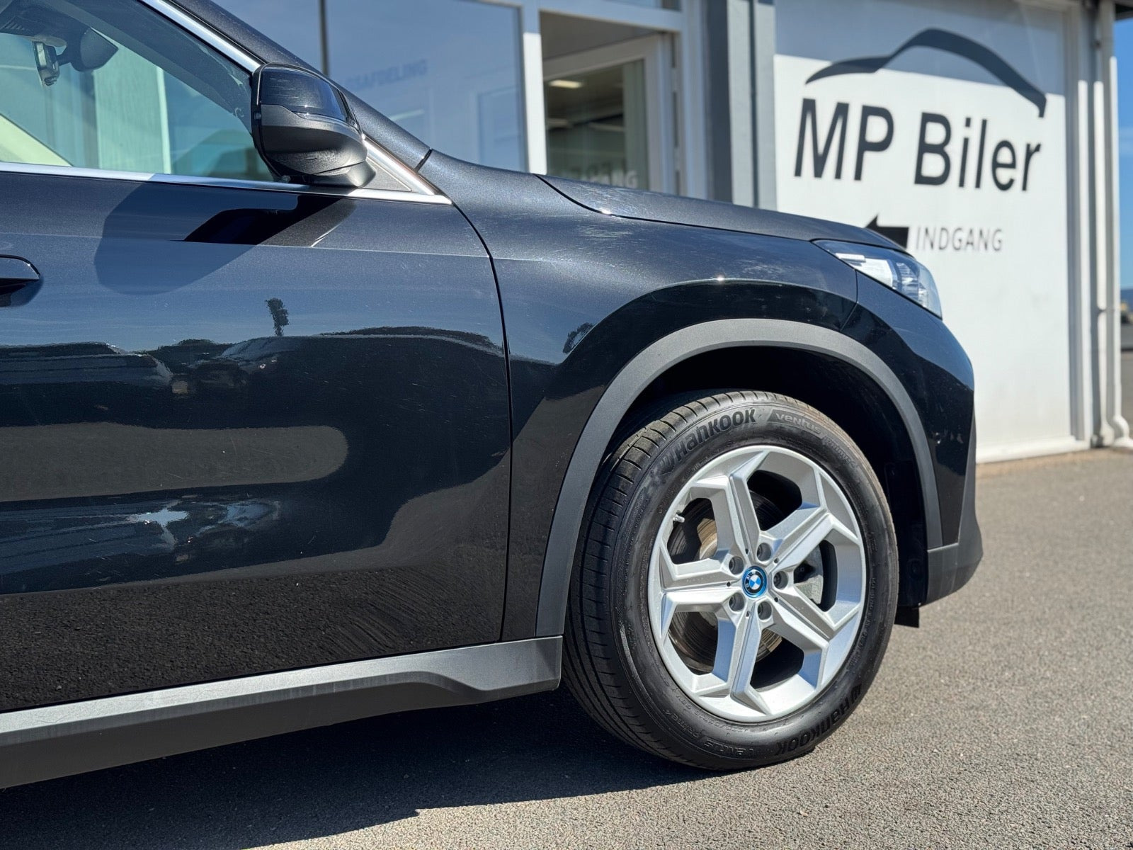 Sort BMW iX1 fra 2023