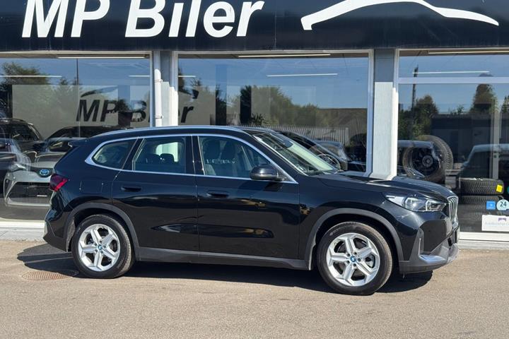 Sort BMW iX1 fra 2023