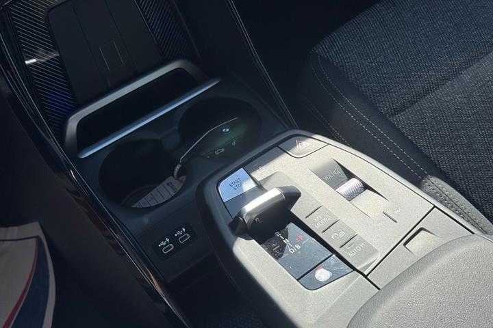 Sort BMW iX1 fra 2023